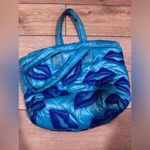 WILDFOX BLUE LIP BAG NEW